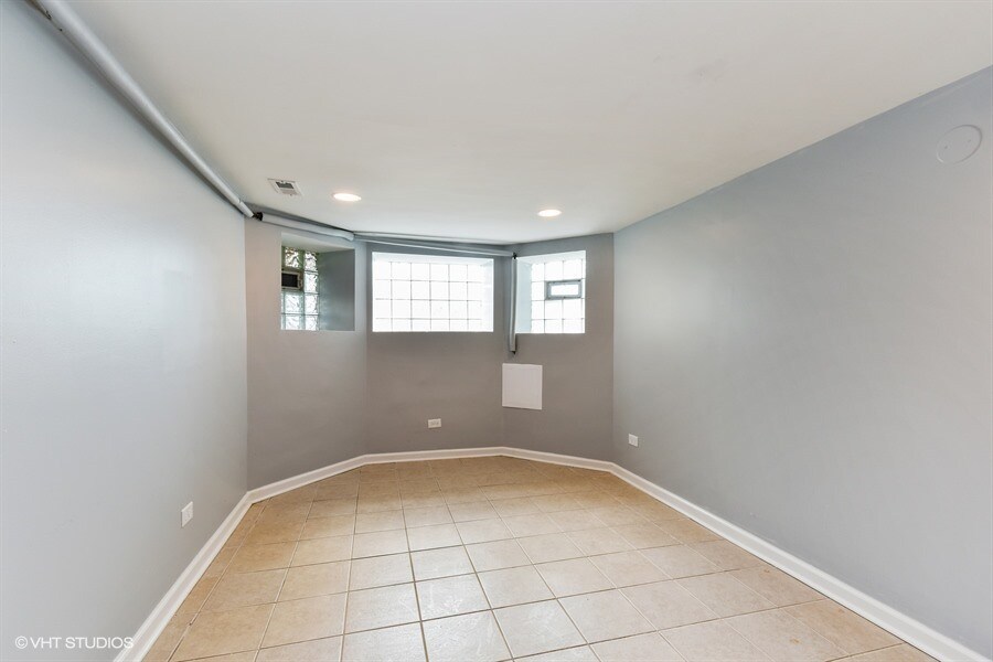 Photo - RHODES_6610 Unit GRDN