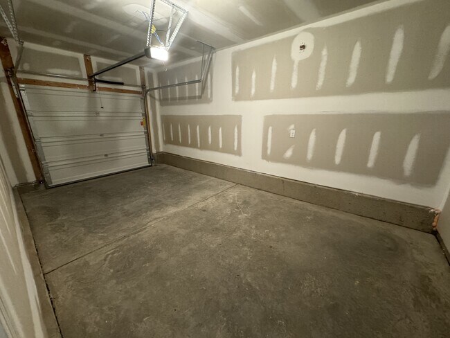 15 Saltford Ln