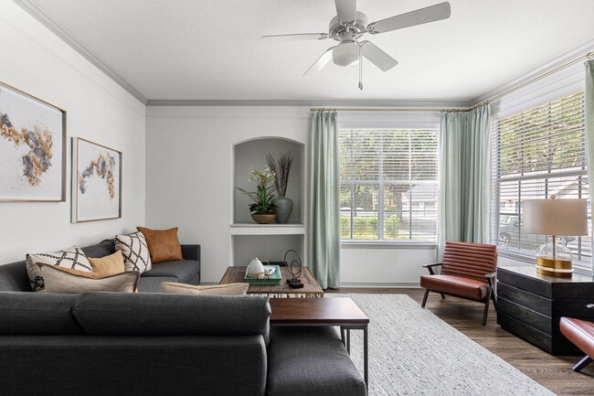 A living room that adapts to your lifestyle - Solace Timacuan