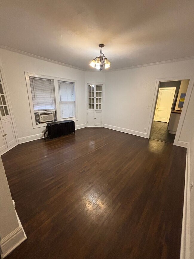 Photo - 1067-1069 Saint Clair Avenue Unit 1069