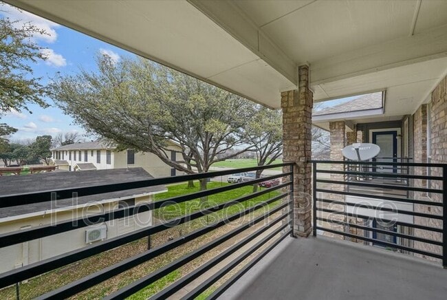 Photo - 170 Henderson St