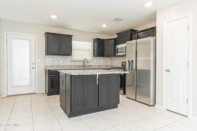 Photo - 14465 Mariam Hanna St