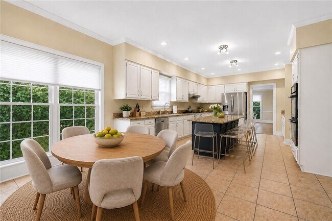 Photo - 3795 Ashford Trail NE
