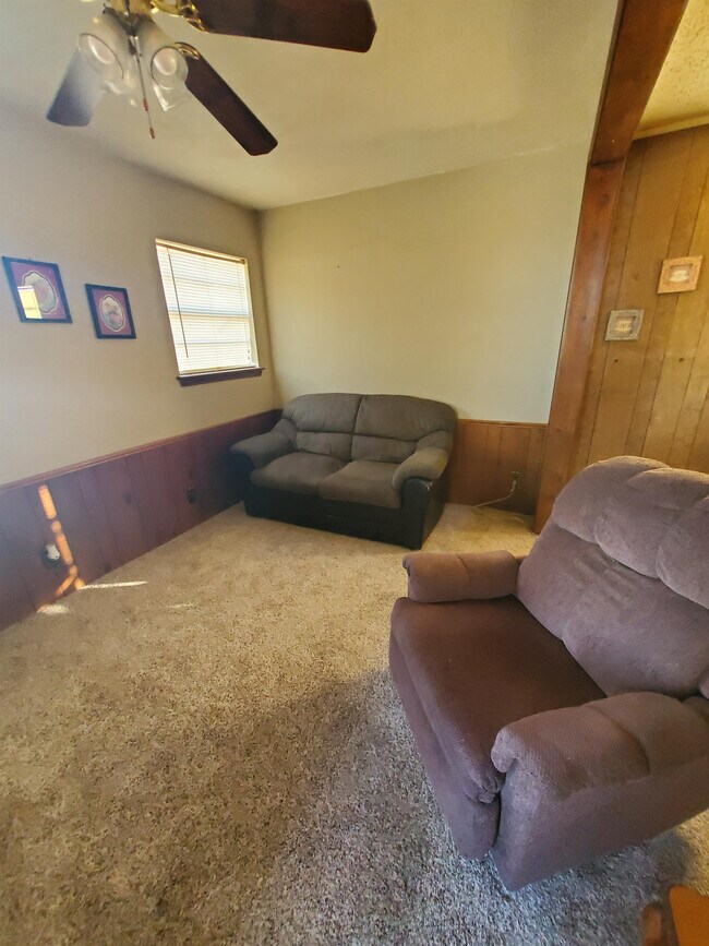 Photo - 103 Estireno St