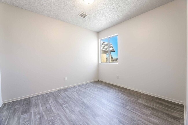 Building Photo - 419 N 15th St Unit 419 15th Street #4 Rental