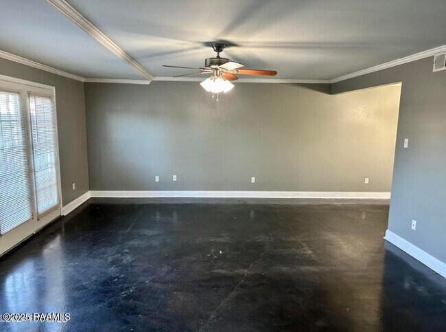 Photo - 200 Lodge Dr