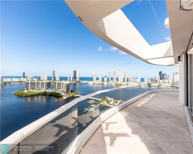 Photo - 7000 Island Blvd Unidad PH-06