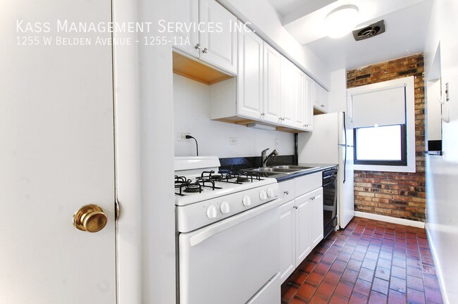Photo - 1251 W Belden Ave Apartments
