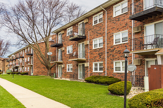 Oak Lawn Blu - Oak Lawn Blu Apartments