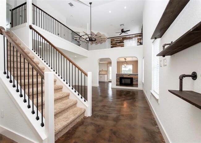 1202 Hensley Dr