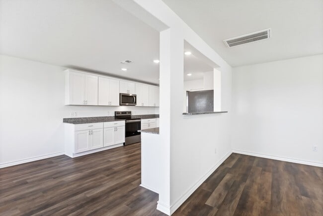 Photo - Charming Home Awaits: Spacious & in a Prime Location