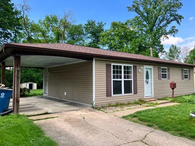 Photo - 106 Village Dr