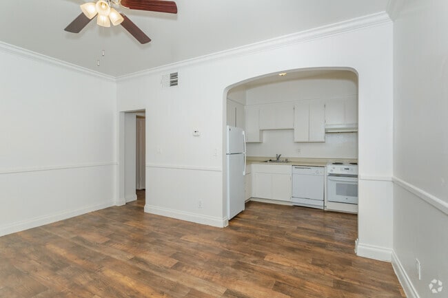 1BR, 1BA - 590 SF