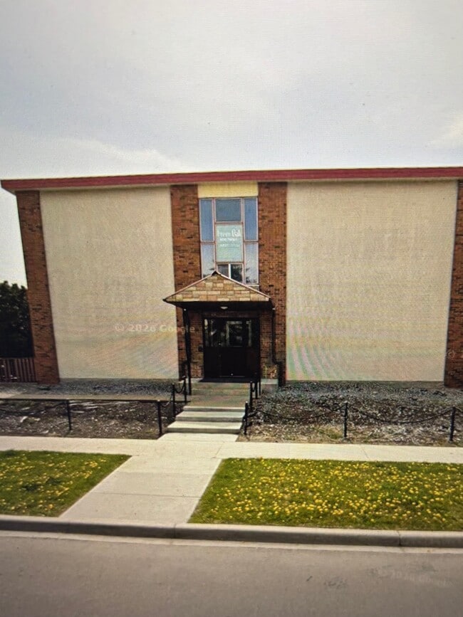 Building Photo - 9725-9130 130 Ave NW Unit 1