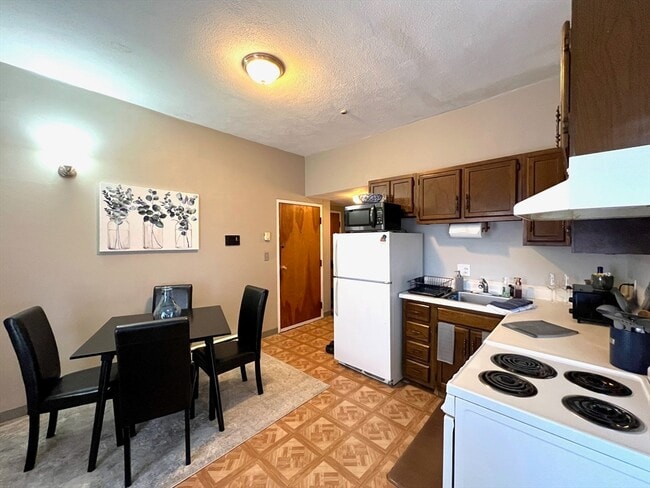 Photo - 88 Broadway Unit 2