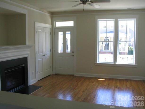 Photo - 527 Dubois Court