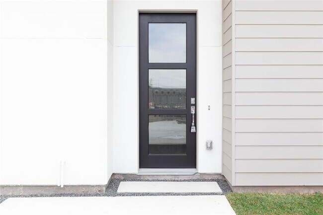 Building Photo - 5868 E Post Oak Ln