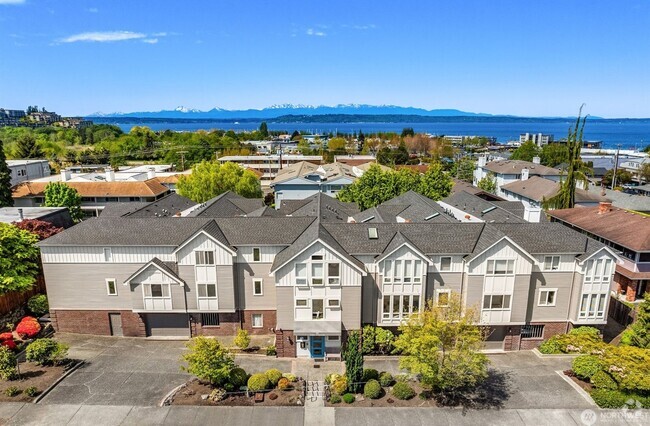 Building Photo - 2bd/2ba Edmonds Condo Unit 304