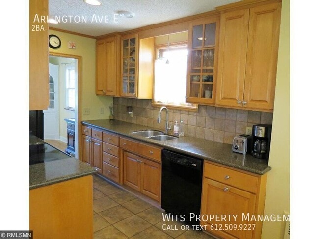 Photo - 704 Arlington Ave E