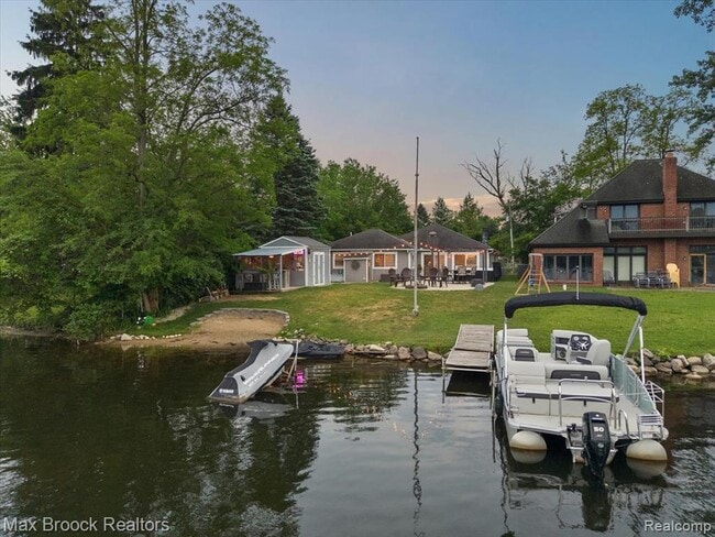 Photo - 486 Charlevoix St