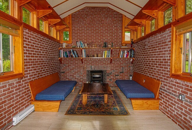 Photo - 998 Bedford Rd