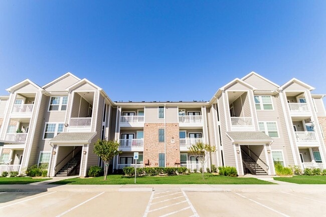 Photo - 22631 Colonial Pkwy