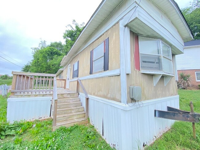 4bd/1ba House close to Downtown Kannapolis... - 4bd/1ba House close to Downtown Kannapolis...