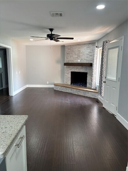 Photo - 302 Van Rowe Ave