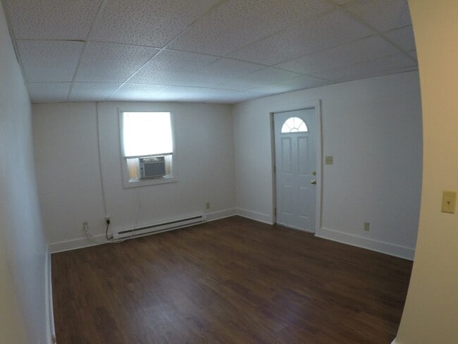 Photo - 3001 Kossuth St