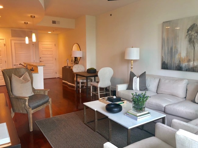 Photo - 1080 Peachtree St NE Unit 1015
