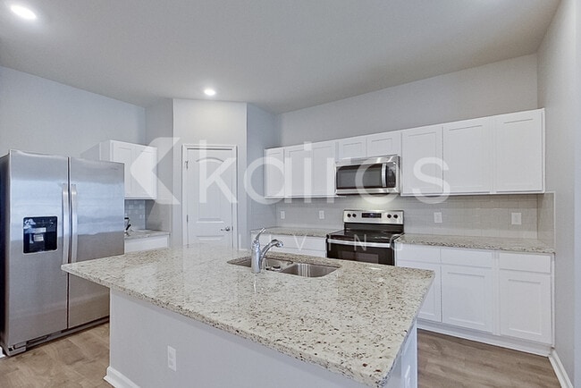 Photo - 130 Yardley Ct