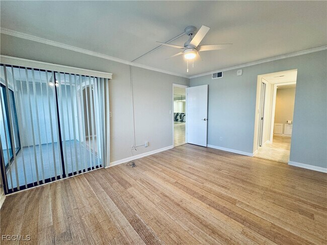 Photo - 2711 First St Unidad 102