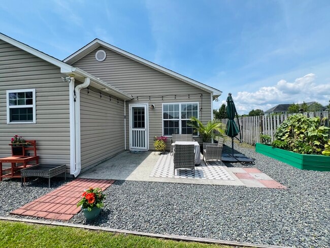 Photo - 522 Foxfield Ct
