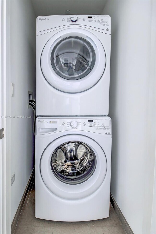 Photo - 88 SW 7th St