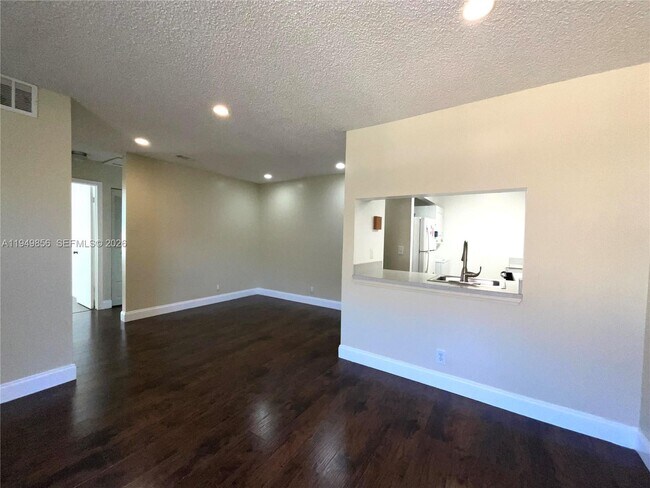 Photo - 10043 Winding Lake Rd Unit 201