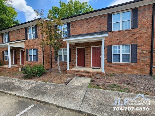 Building Photo - 2 Story All Brick 2/1.5 Townhouse in Concord