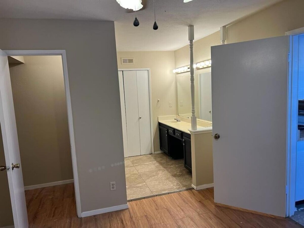 Photo - 4611 Jenkins Cir