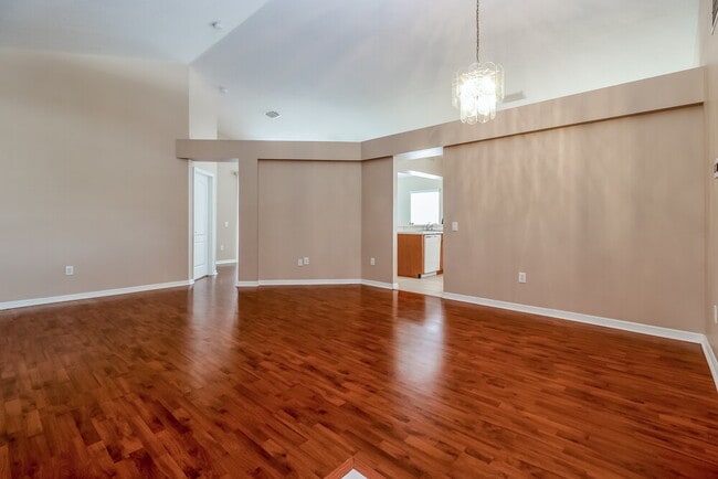 Photo - 30800 Birdhouse Dr