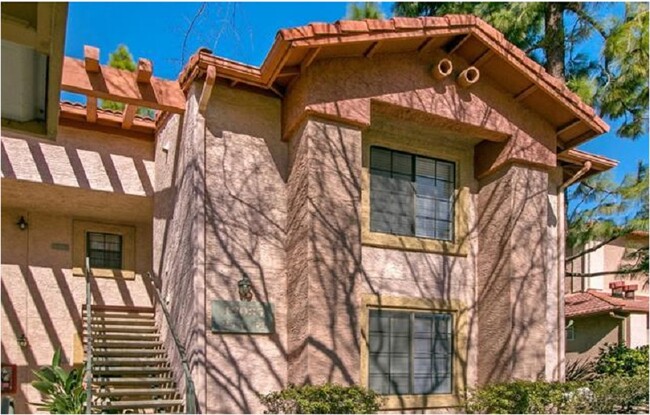 Photo - 12083 Alta Carmel Ct Unidad 28 Rental