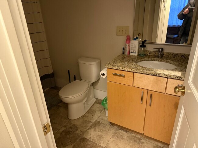 Photo - 105 Main St Unidad 304