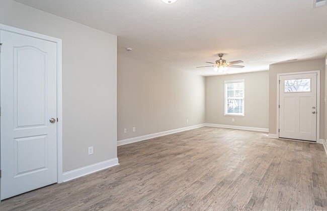 Photo - 935 Fleetwood Dr