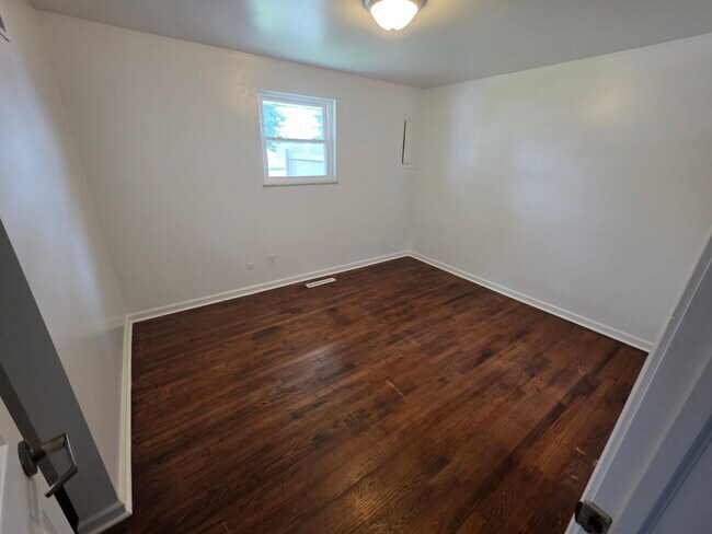 Photo - 979 S Cherry St
