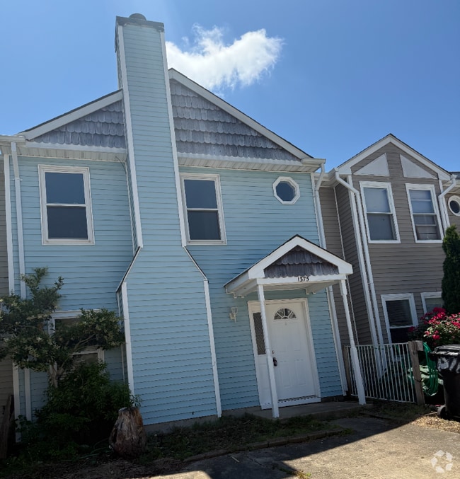 Building Photo - 1375 Longlac Rd Rental