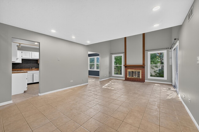 244 Coventry Ct