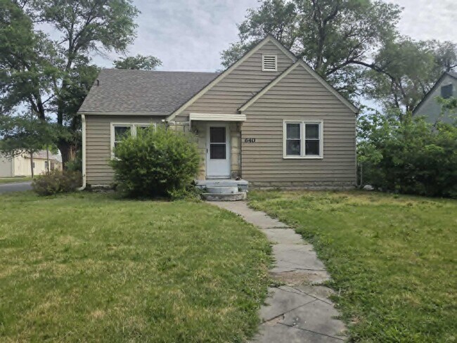 Building Photo - Spacious home for rent!
