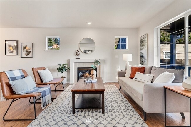 Photo - 5327 64th St W