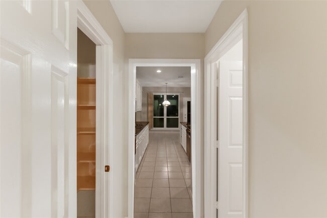 Photo - 3931 Shadow Trace Cir