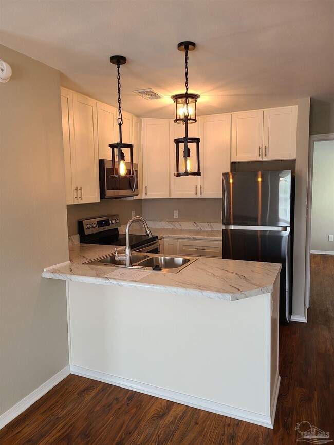 Photo - 501 E Burgess Rd