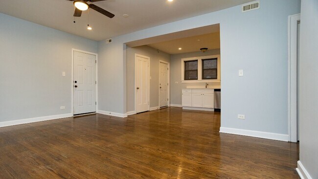 Photo - 3320 N LeClaire Ave Unit 2N