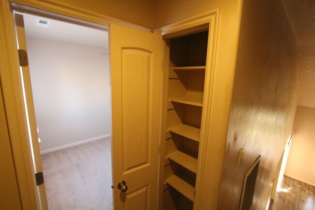 Photo - KNOLLWOOD TOWNHOME 3 Bed 2.5 Bath!